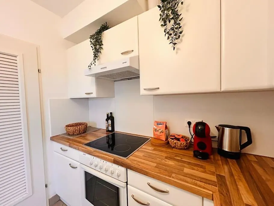Beautiful Apartment With Balcony Vienna