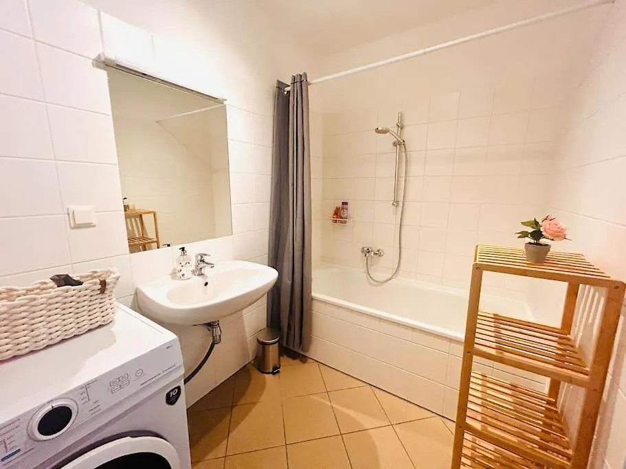 Beautiful Apartment With Balcony Vienna