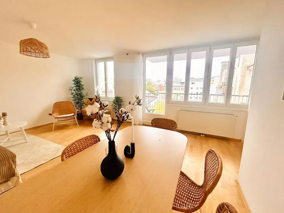 Beautiful Apartment With Balcony Vienna