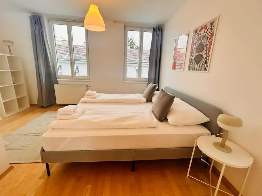 Beautiful Apartment With Balcony Vienna Austria