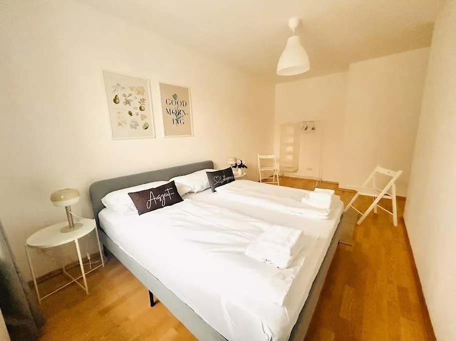 Beautiful Apartment With Balcony Vienna Austria