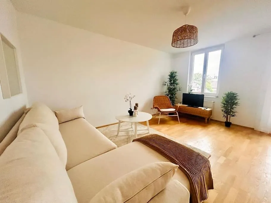 Beautiful Apartment With Balcony Vienna