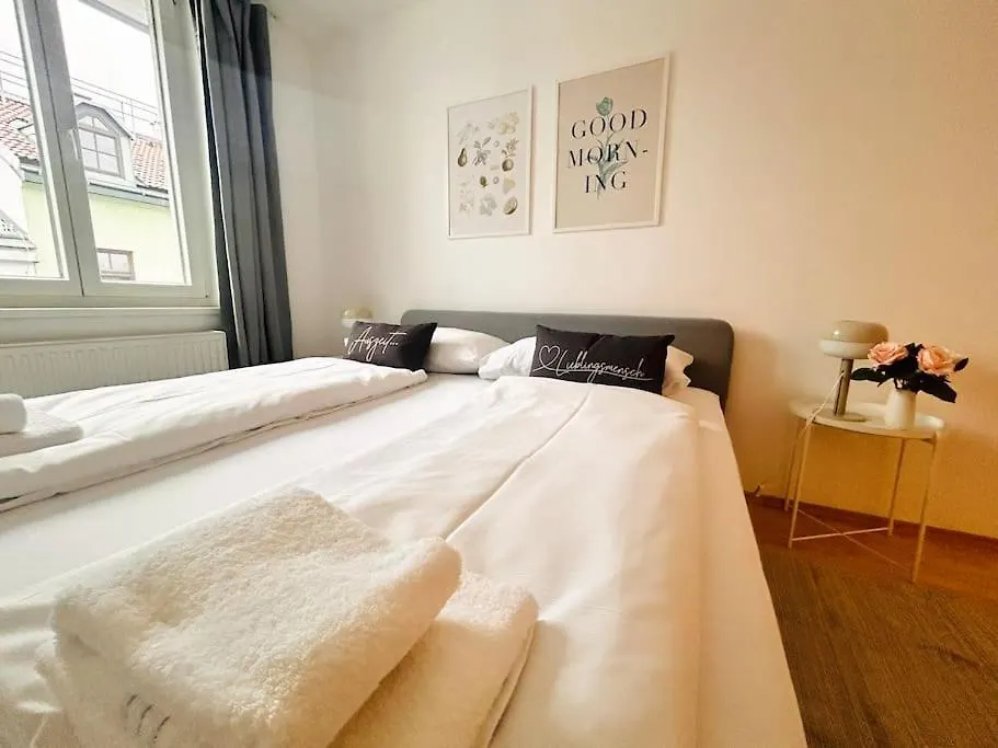 Beautiful Apartment With Balcony Vienna
