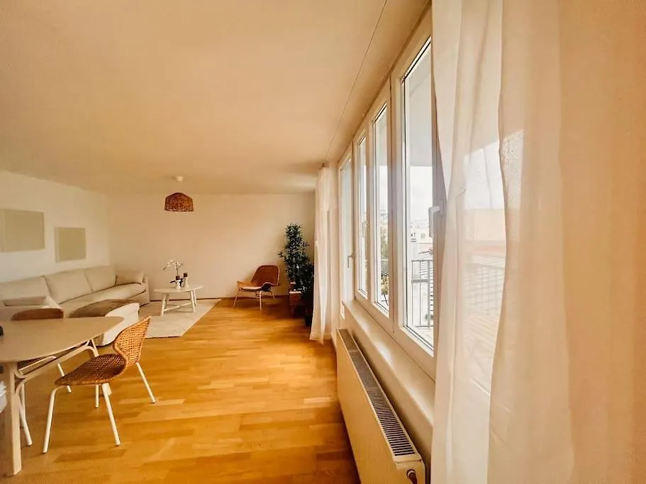Beautiful Apartment With Balcony Vienna