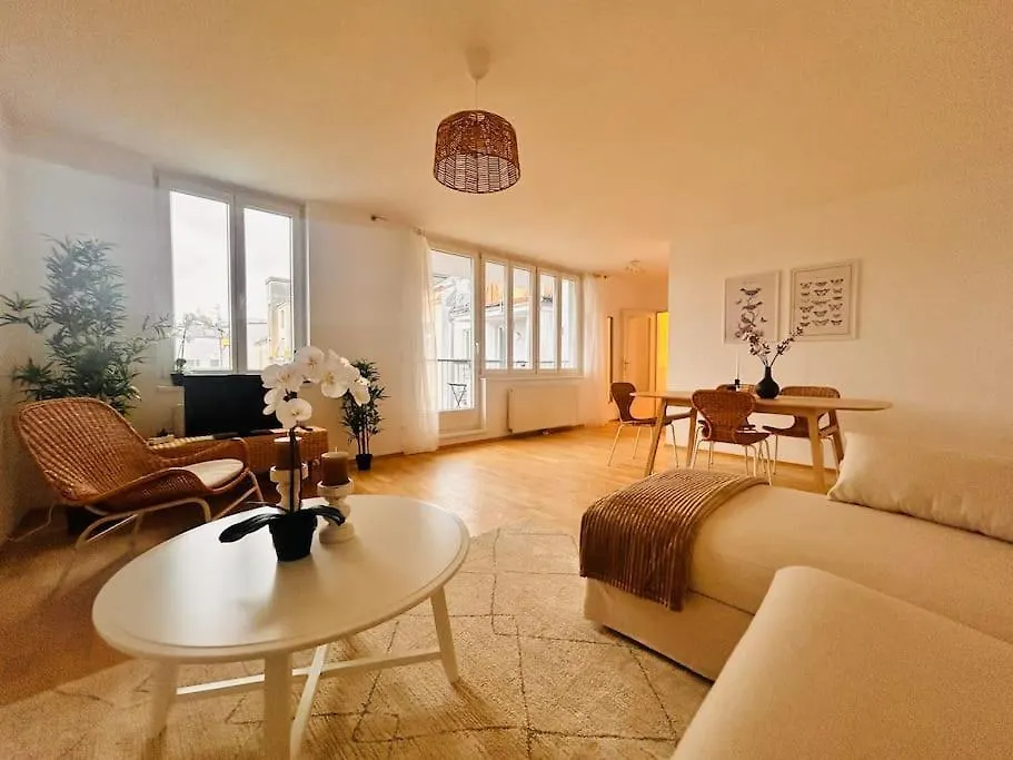 Beautiful Apartment With Balcony Vienna