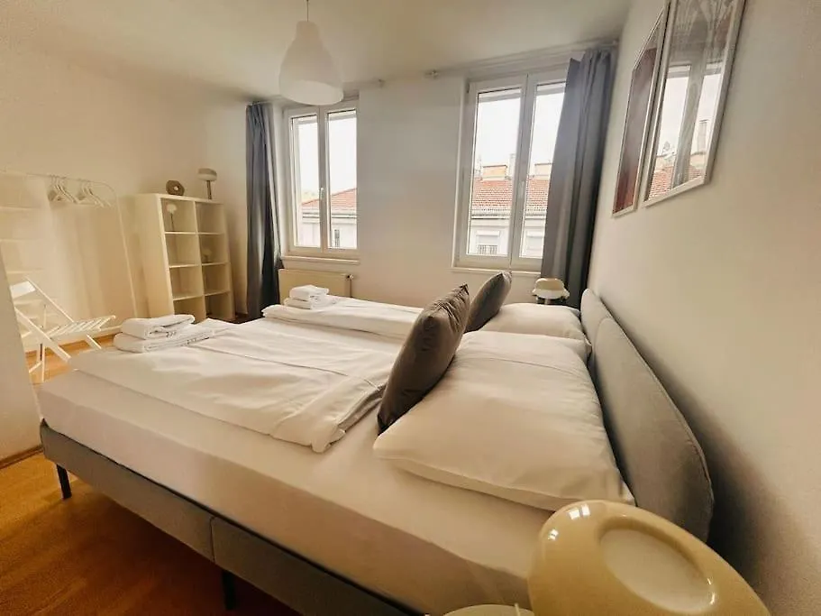 Beautiful Apartment With Balcony Vienna 0*,