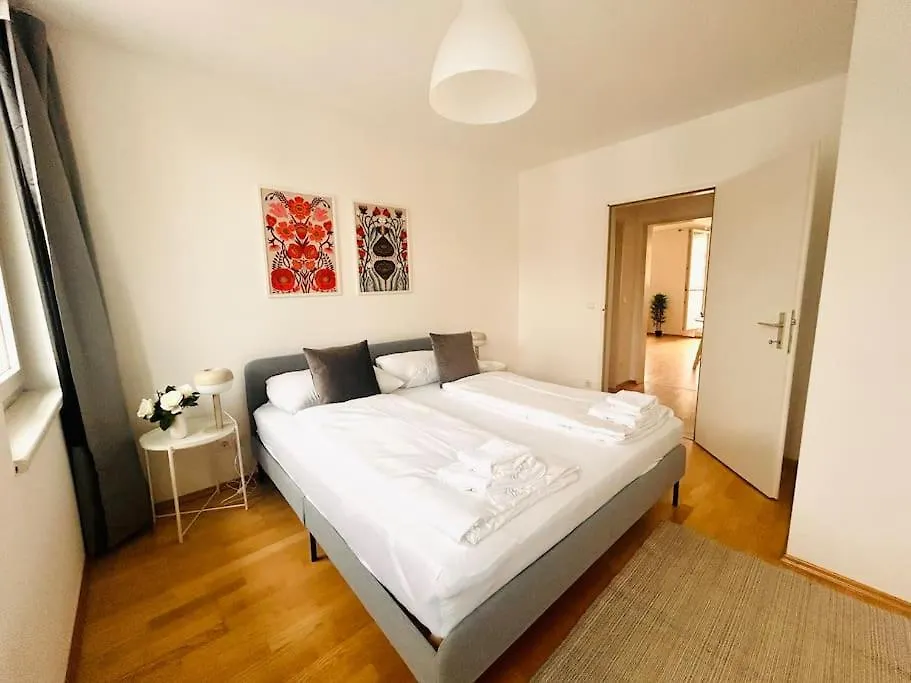 Beautiful Apartment With Balcony Vienna
