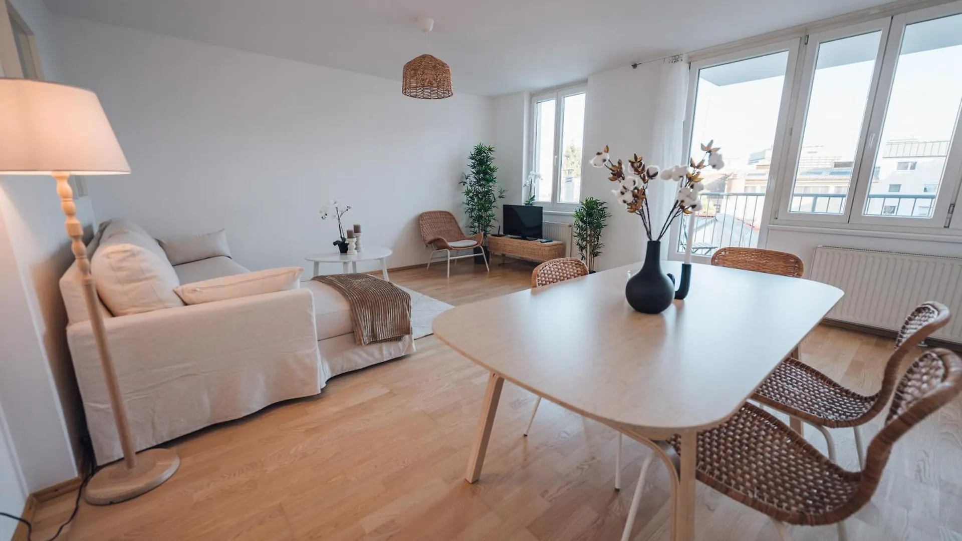 Beautiful Apartment With Balcony Vienna