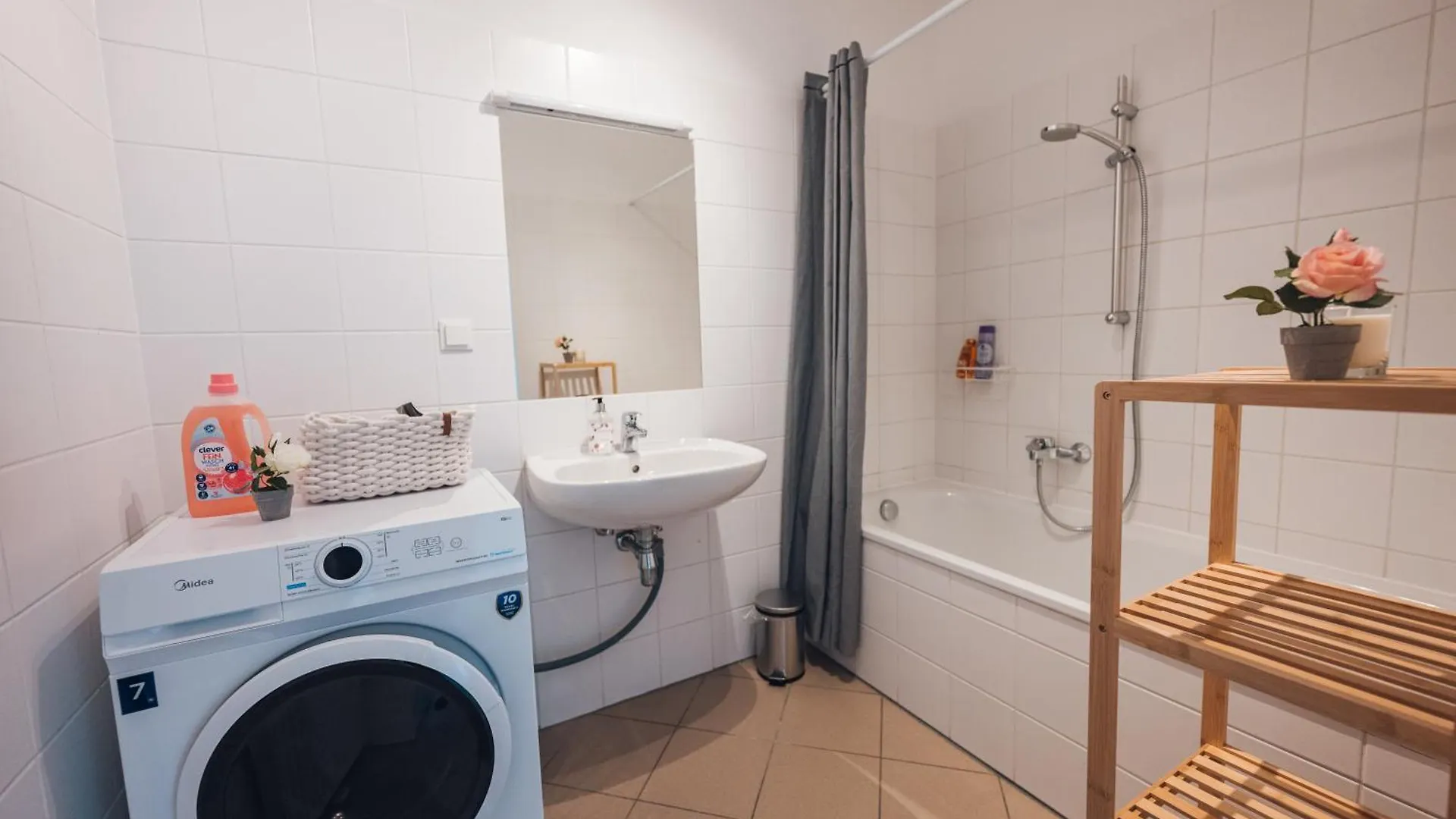 Beautiful Apartment With Balcony Vienna Austria