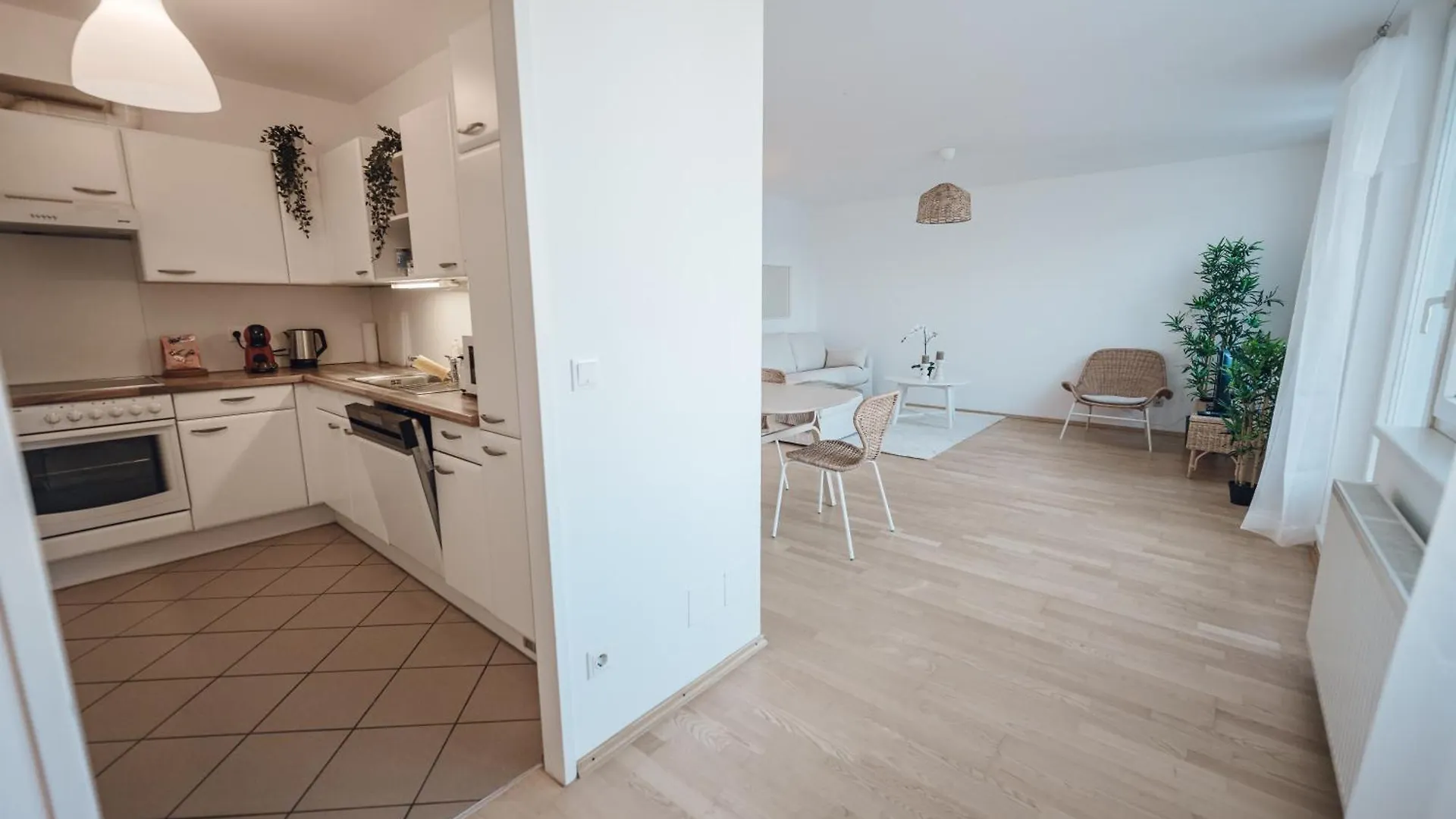 Beautiful Apartment With Balcony Vienna 0*,  Austria