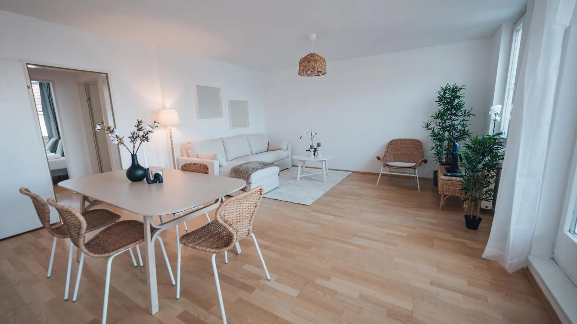 Beautiful Apartment With Balcony Vienna