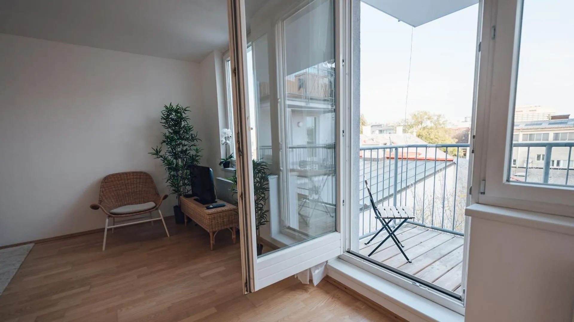 Beautiful Apartment With Balcony Vienna
