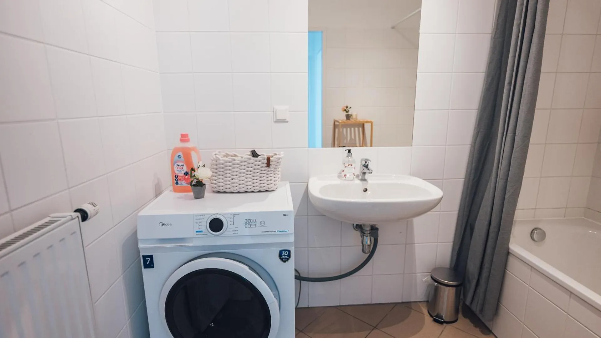 Beautiful Apartment With Balcony Vienna Austria